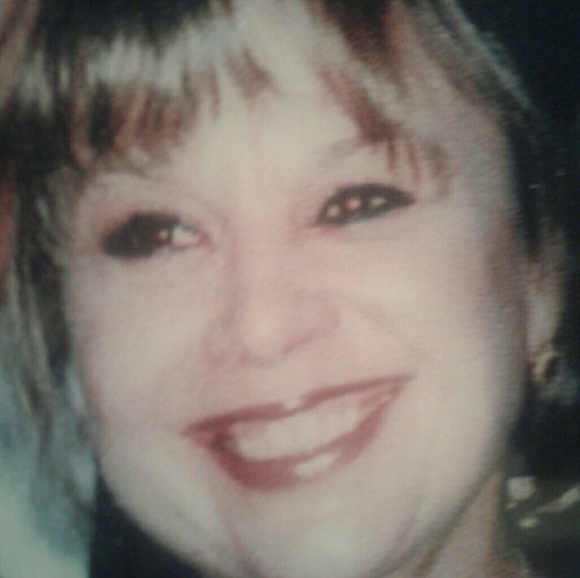 Meet your Posher, Alicia - Picture 2 of 2